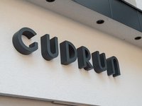 Gudrun in Gossensass: Hotel mit Herz 3D-Buchstaben mit dem Wort Gudrun an einer weißen Wand